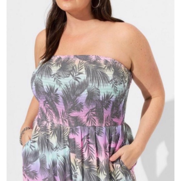 🆕🌴 Crop Gauze Smocked Strapless Ombre Beach Jumpsuit 3 3X 22 24 NWT Torrid New - Picture 2 of 5
